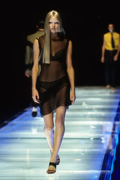 Look 19